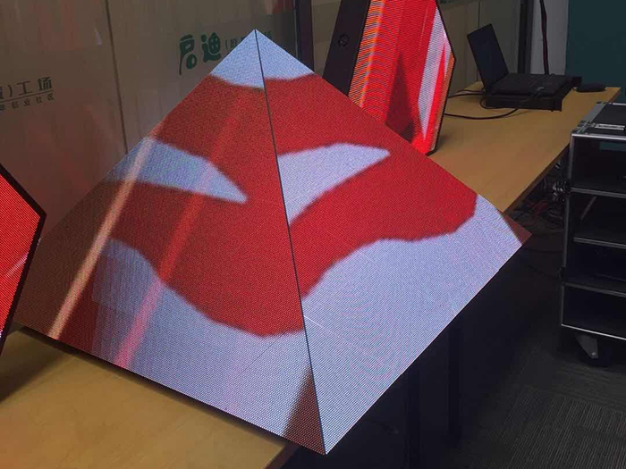 異形LED屏廠(chǎng)家：如何應對市場(chǎng)需求的多樣性？